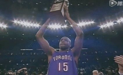 NBA历史上最经典的一球——卡特死亡之扣gif，你不得不看-第2张图片-www.211178.com_果博福布斯